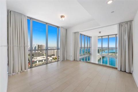 Copropriété à louer à Miami, Floride: 2 chambres, 193.33 m2 № 1994147 - photo 28