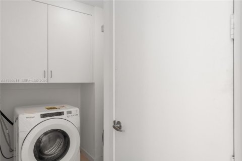 Copropriété à louer à Miami, Floride: 2 chambres, 193.33 m2 № 1994147 - photo 8