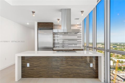 Copropriété à louer à Miami, Floride: 2 chambres, 193.33 m2 № 1994147 - photo 15