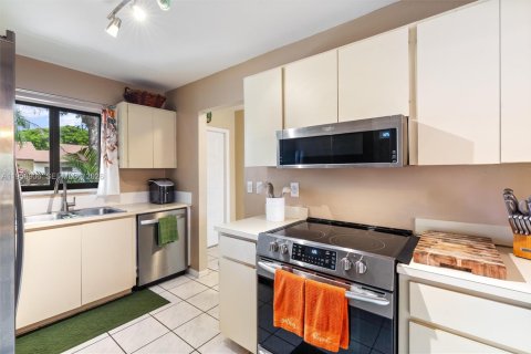 Купить виллу или дом в Маргит, Флорида 2 спальни, 114.27м2, № 2017588 - фото 6