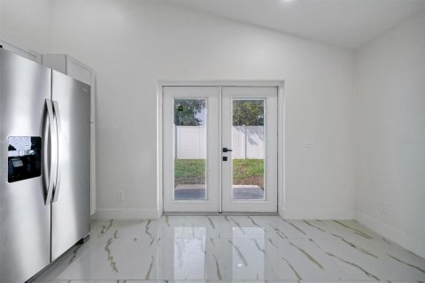Купить виллу или дом в Киссимми, Флорида 5 комнат, 120.03м2, № 2266547 - фото 12