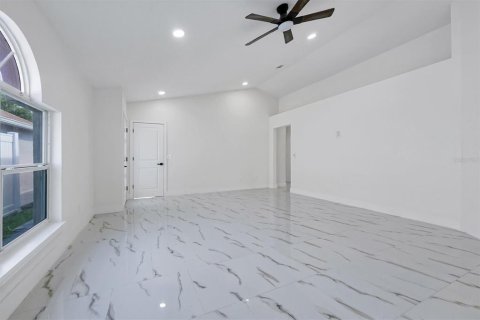 Купить виллу или дом в Киссимми, Флорида 5 комнат, 120.03м2, № 2266547 - фото 6