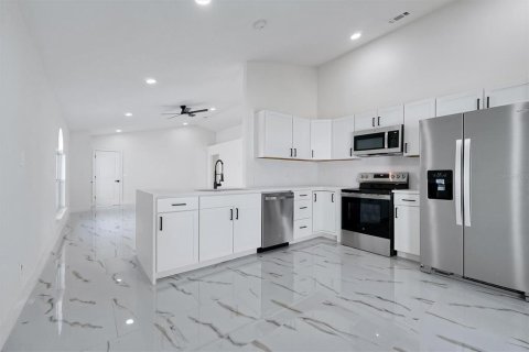 Купить виллу или дом в Киссимми, Флорида 5 комнат, 120.03м2, № 2266547 - фото 11