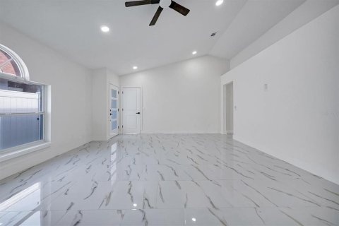 Купить виллу или дом в Киссимми, Флорида 5 комнат, 120.03м2, № 2266547 - фото 5