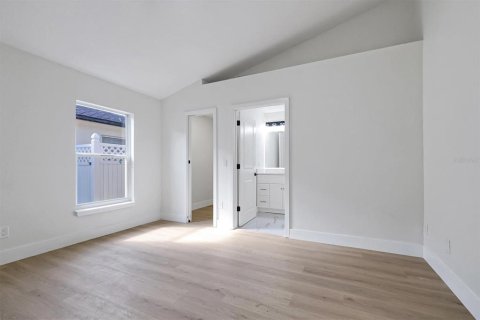 Купить виллу или дом в Киссимми, Флорида 5 комнат, 120.03м2, № 2266547 - фото 13