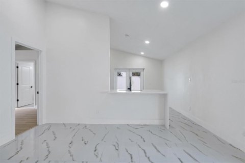 Купить виллу или дом в Киссимми, Флорида 5 комнат, 120.03м2, № 2266547 - фото 8