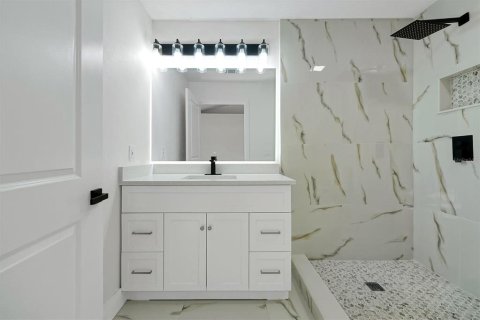Купить виллу или дом в Киссимми, Флорида 5 комнат, 120.03м2, № 2266547 - фото 17