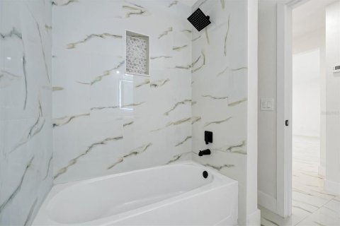 Купить виллу или дом в Киссимми, Флорида 5 комнат, 120.03м2, № 2266547 - фото 24