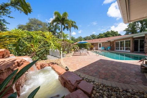 House in Palm Harbor, Florida 3 bedrooms, 349.87 sq.m. № 2229258 - photo 24