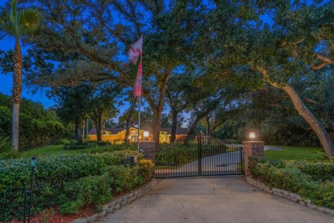 House in Palm Harbor, Florida 3 bedrooms, 349.87 sq.m. № 2229258 - photo 4