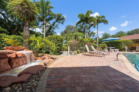 House in Palm Harbor, Florida 3 bedrooms, 349.87 sq.m. № 2229258 - photo 25