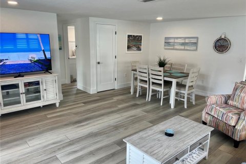 Villa ou maison à louer à Sarasota, Floride: 2 chambres, 110.55 m2 № 2108710 - photo 7