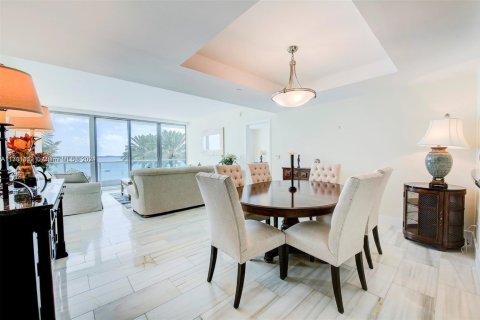 Condo in Miami, Florida, 2 bedrooms № 1958624 - photo 10