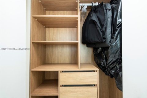 Condo in Miami, Florida, 2 bedrooms № 1958624 - photo 24