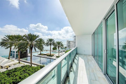 Condo in Miami, Florida, 2 bedrooms № 1958624 - photo 3