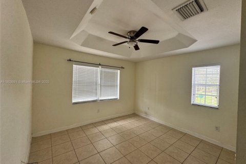 Condominio en alquiler en Homestead, Florida, 3 dormitorios, 98.66 m2 № 2054191 - foto 12