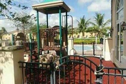 Condominio en alquiler en Homestead, Florida, 3 dormitorios, 98.66 m2 № 2054191 - foto 3