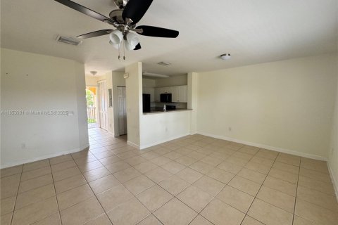 Condominio en alquiler en Homestead, Florida, 3 dormitorios, 98.66 m2 № 2054191 - foto 13
