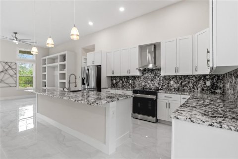 House in Palm Coast, Florida 4 bedrooms, 201.6 sq.m. № 1907706 - photo 12