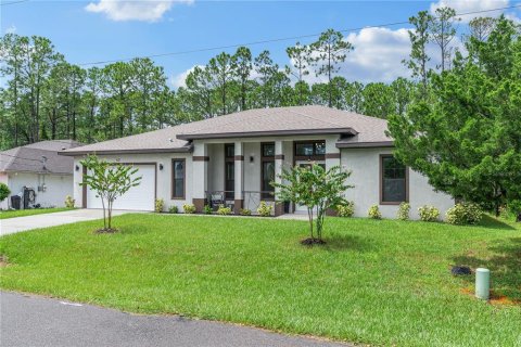House in Palm Coast, Florida 4 bedrooms, 201.6 sq.m. № 1907706 - photo 1