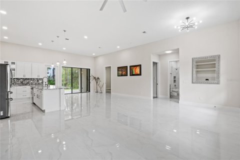 House in Palm Coast, Florida 4 bedrooms, 201.6 sq.m. № 1907706 - photo 9
