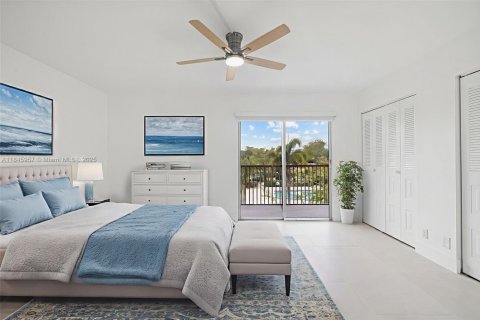 Condo in Pembroke Pines, Florida, 1 bedroom  № 2022325 - photo 13