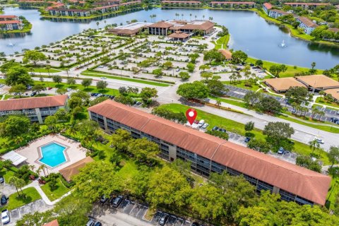 Condo in Pembroke Pines, Florida, 1 bedroom  № 2022325