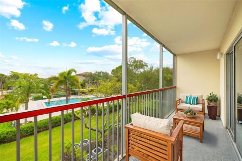 Condo in Pembroke Pines, Florida, 1 bedroom  № 2022325 - photo 21