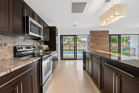 Villa ou maison à vendre à Fort Lauderdale, Floride: 4 chambres, 154.31 m2 № 2402382 - photo 12