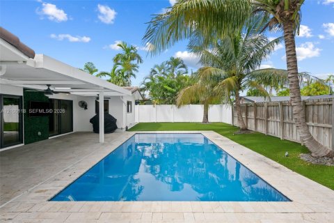 Villa ou maison à Fort Lauderdale, Floride 4 chambres, 154.31 m2 № 2402382