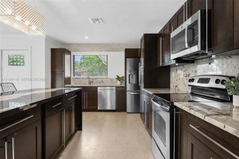 Villa ou maison à vendre à Fort Lauderdale, Floride: 4 chambres, 154.31 m2 № 2402382 - photo 11