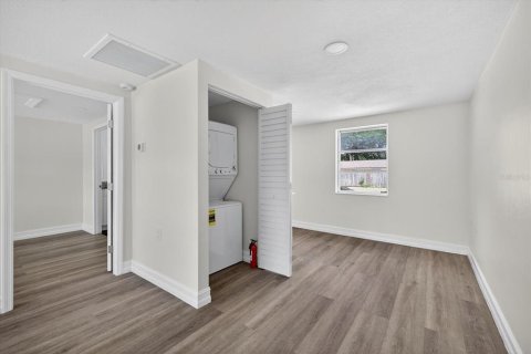 Снять в аренду таунхаус в Холидэй, Флорида 3 комнаты, 57.97м2, № 2105745 - фото 9