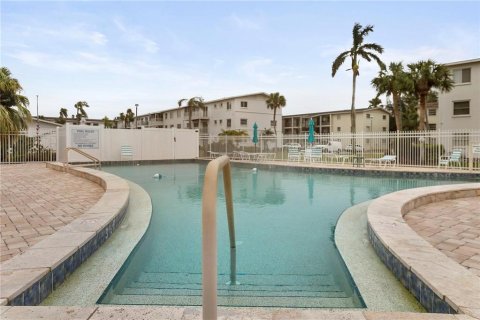 Condominio en alquiler en Bradenton, Florida, 1 dormitorio, 53.51 m2 № 1915030 - foto 23