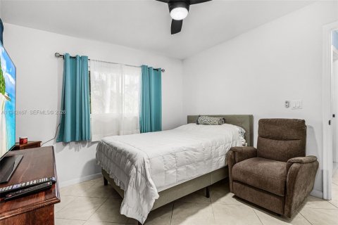 Villa ou maison à vendre à Cape Coral, Floride: 3 chambres, 154.87 m2 № 2003329 - photo 21