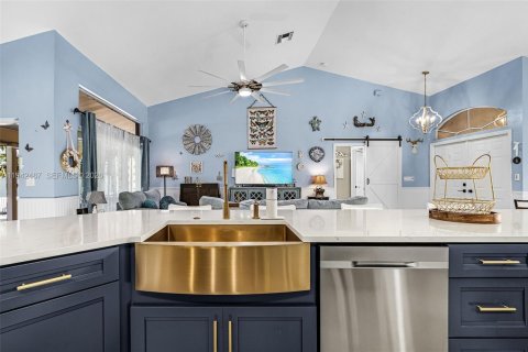 Villa ou maison à vendre à Cape Coral, Floride: 3 chambres, 154.87 m2 № 2003329 - photo 16