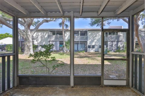 Condo in Saint Petersburg, Florida, 2 bedrooms № 2148469 - photo 27