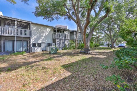 Condo in Saint Petersburg, Florida, 2 bedrooms № 2148469 - photo 29