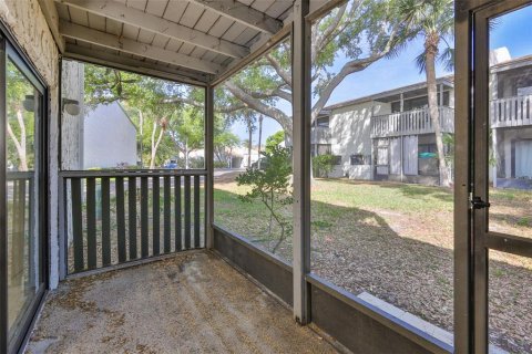 Condo in Saint Petersburg, Florida, 2 bedrooms № 2148469 - photo 28