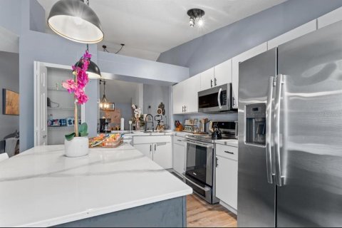 Townhouse in Kissimmee, Florida 3 bedrooms, 106.65 sq.m. № 2386305 - photo 5