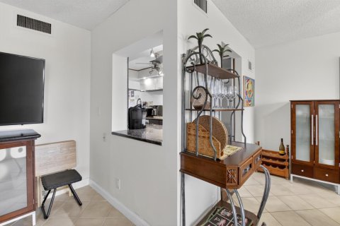 Copropriété à louer à Boca Raton, Floride: 2 chambres, 130.06 m2 № 2280832 - photo 10