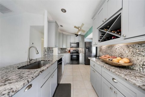 Casa en venta en North Port, Florida, 3 dormitorios, 111.02 m2 № 1919431 - foto 11