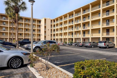 Condo in Bradenton, Florida, 2 bedrooms  № 2142336