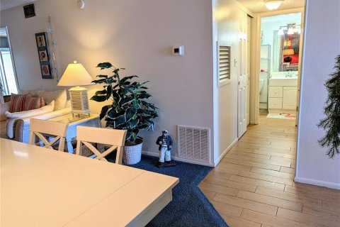 Condo in Bradenton, Florida, 2 bedrooms  № 2142336 - photo 18