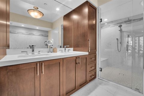 Купить кондоминиум в Форт-Лодердейл, Флорида 2 спальни, 197.79м2, № 1982528 - фото 29