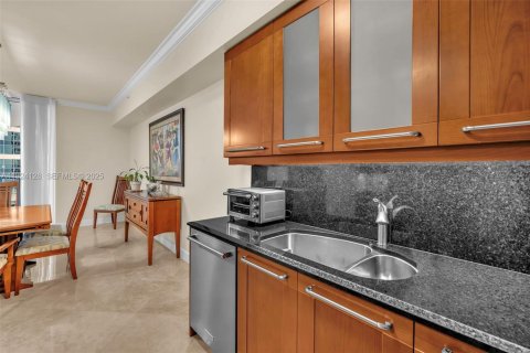 Купить кондоминиум в Форт-Лодердейл, Флорида 2 спальни, 197.79м2, № 1982528 - фото 4