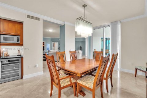 Купить кондоминиум в Форт-Лодердейл, Флорида 2 спальни, 197.79м2, № 1982528 - фото 14