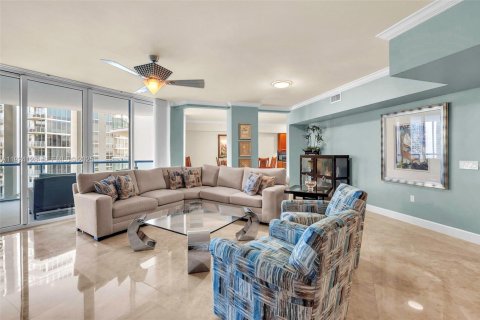 Купить кондоминиум в Форт-Лодердейл, Флорида 2 спальни, 197.79м2, № 1982528 - фото 19