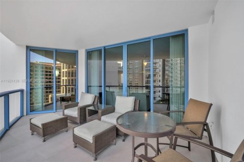 Купить кондоминиум в Форт-Лодердейл, Флорида 2 спальни, 197.79м2, № 1982528 - фото 16