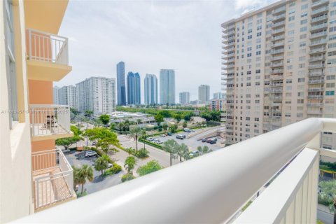 Condominio en venta en Sunny Isles Beach, Florida, 2 dormitorios, 100.98 m2 № 2012765 - foto 6