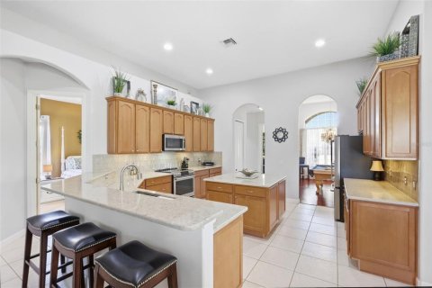 Villa ou maison à vendre à Kissimmee, Floride: 4 chambres, 254.65 m2 № 2403230 - photo 11